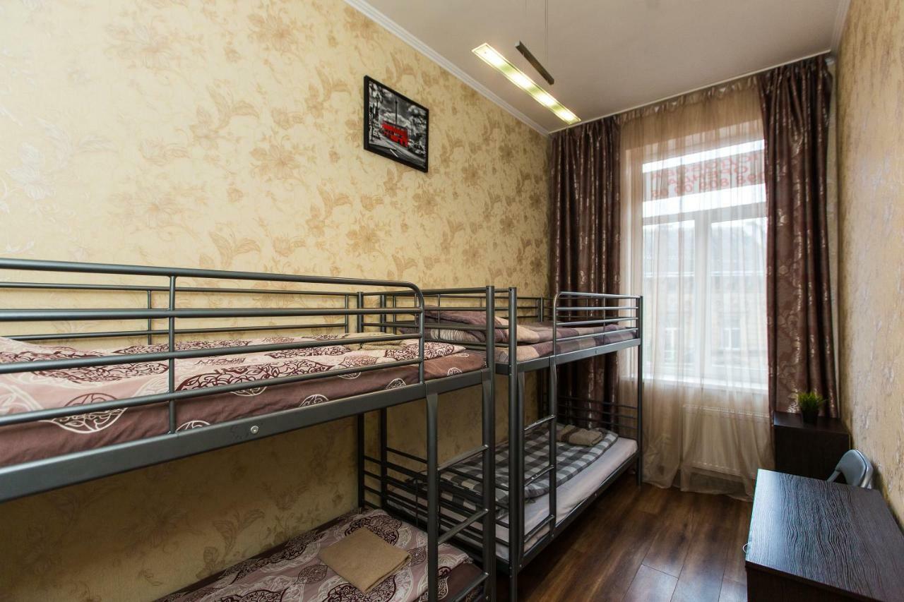 Baker'S Street Hostel Lviv Buitenkant foto