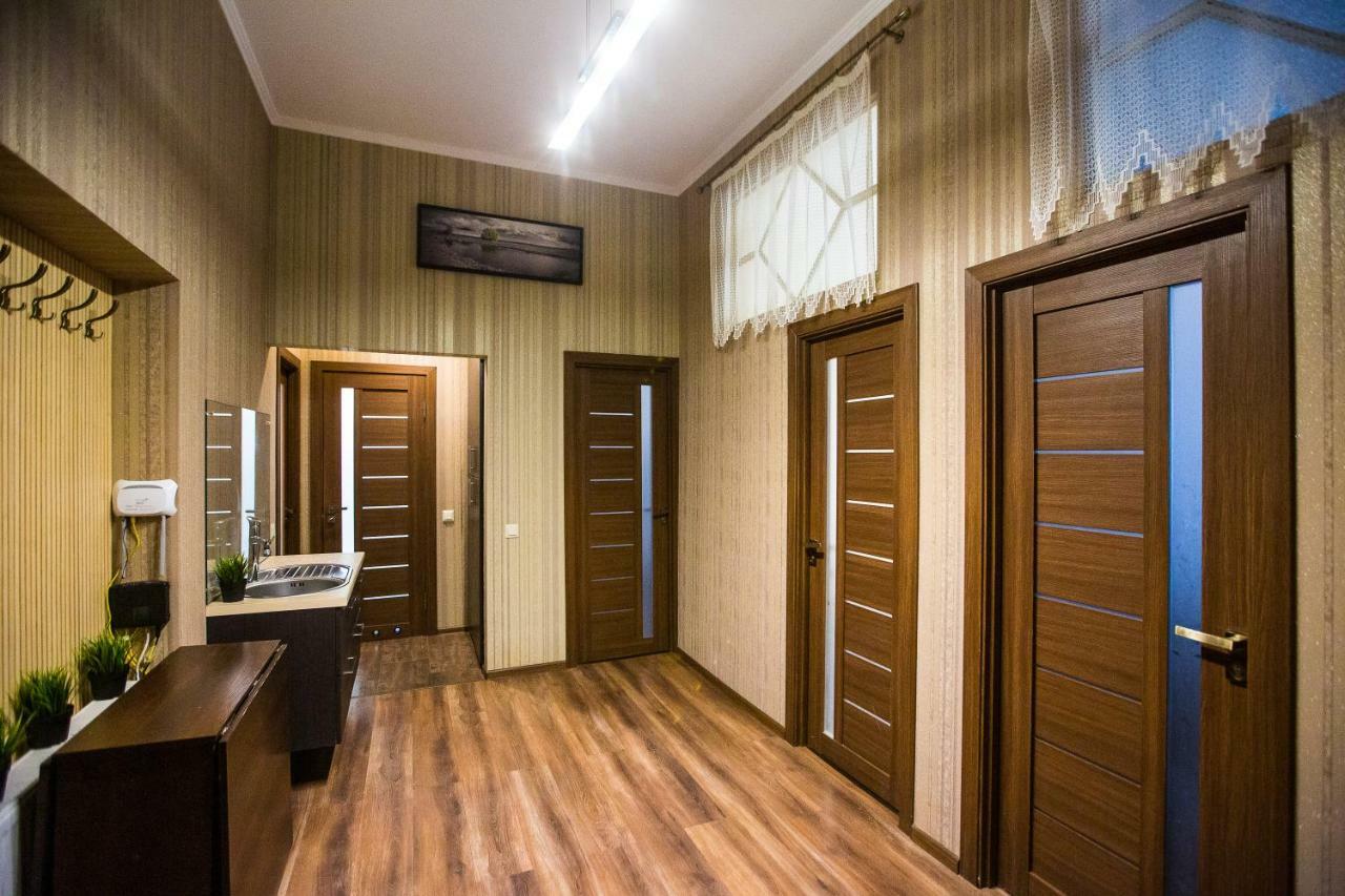 Baker'S Street Hostel Lviv Buitenkant foto