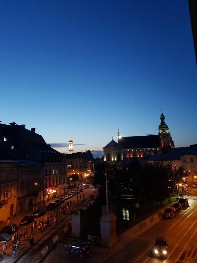 Baker'S Street Hostel Lviv Buitenkant foto